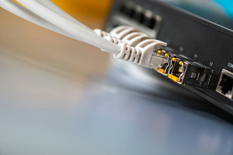 9 port industrial switch.jpg